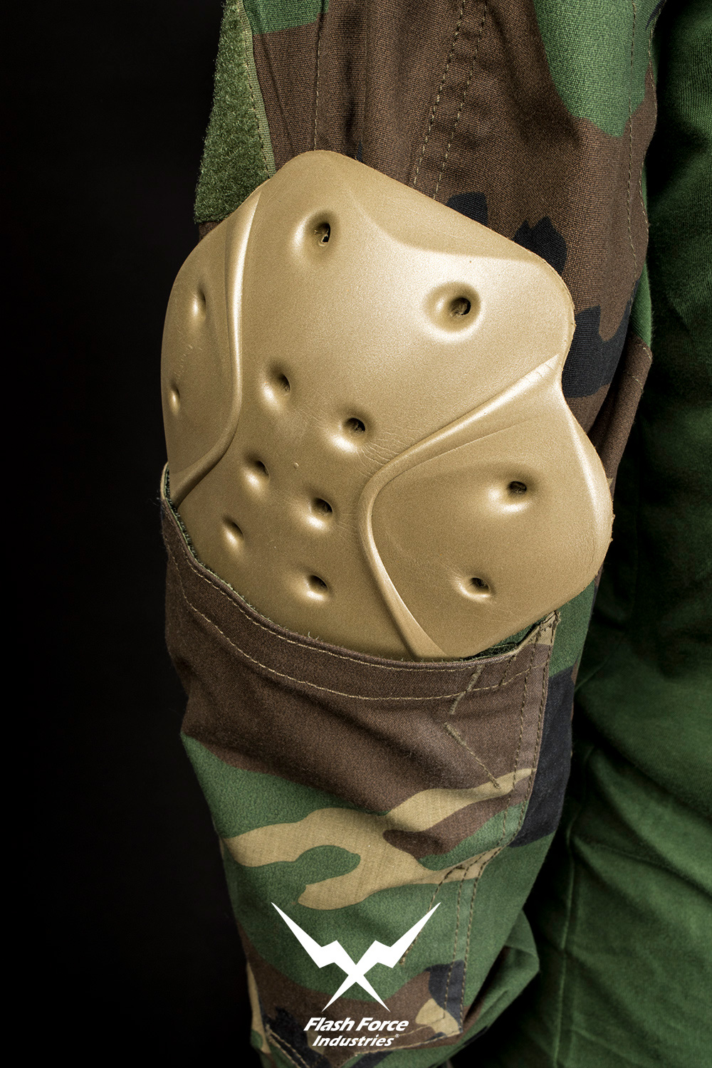 FFI Woodland Camo DF Combat Set EX. 2017 ( w/ Pads Set ) ( 65P/35C M81) FFI Woodland Camo DF Combat Set EX. 2017 ( w/ Pads Set ) ( 65P/35C M81)